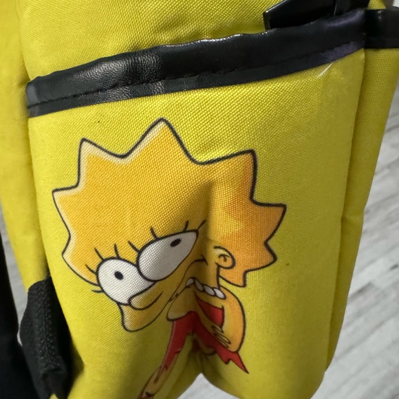 Lisa Simpson Yellow Backpack - Picture 7 of 7